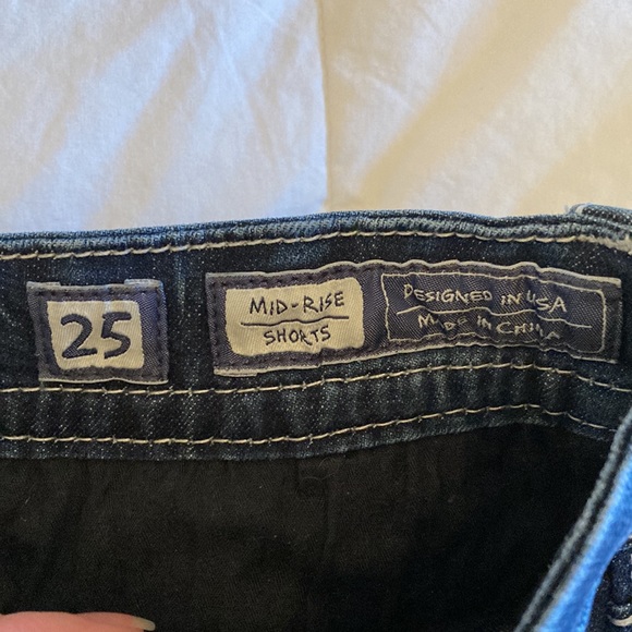 Miss Me Shorts - Picture 4 of 5